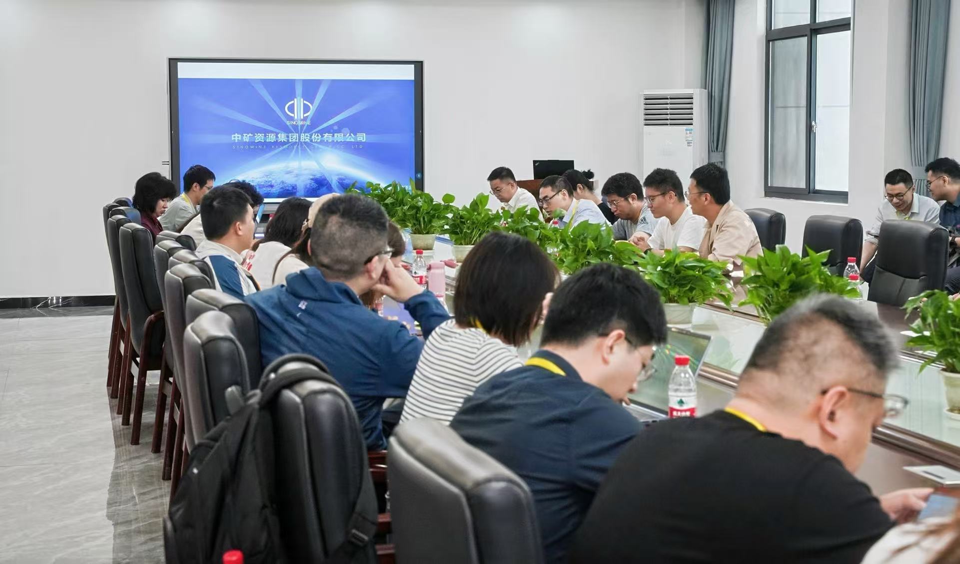 &ldquo;锂&rdquo;想同业 共筑将来 | 投资者代表团走进冰球突破资源（江西）锂业有限公司